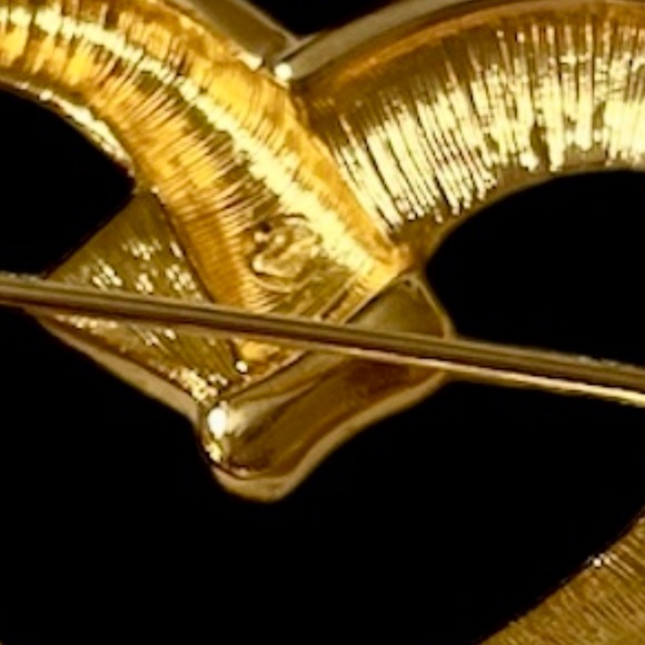 Swarovski Gold Heart with Crystal Rhinestone Brooch Pin - Picture 5 of 5